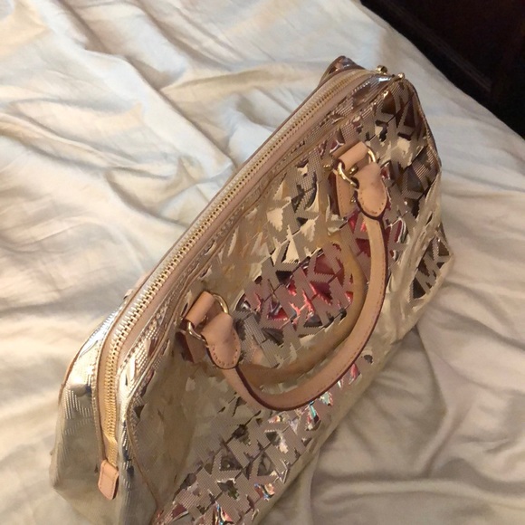 Michael kors purse - Picture 3 of 3